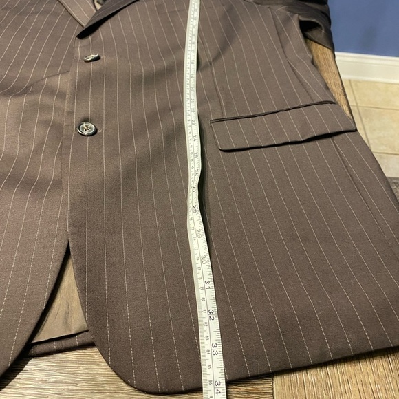 Chaps 40W X 32L 100% Wool
Brown striped Single breast  Men Suit - Picture 7 of 12